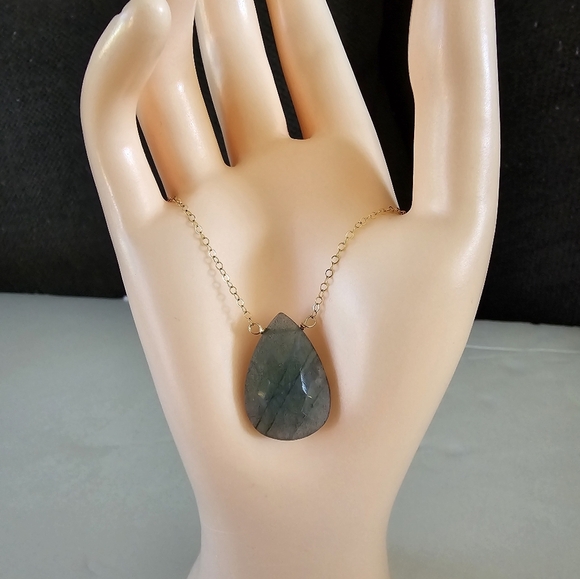 Labradorite necklace - Picture 8 of 17